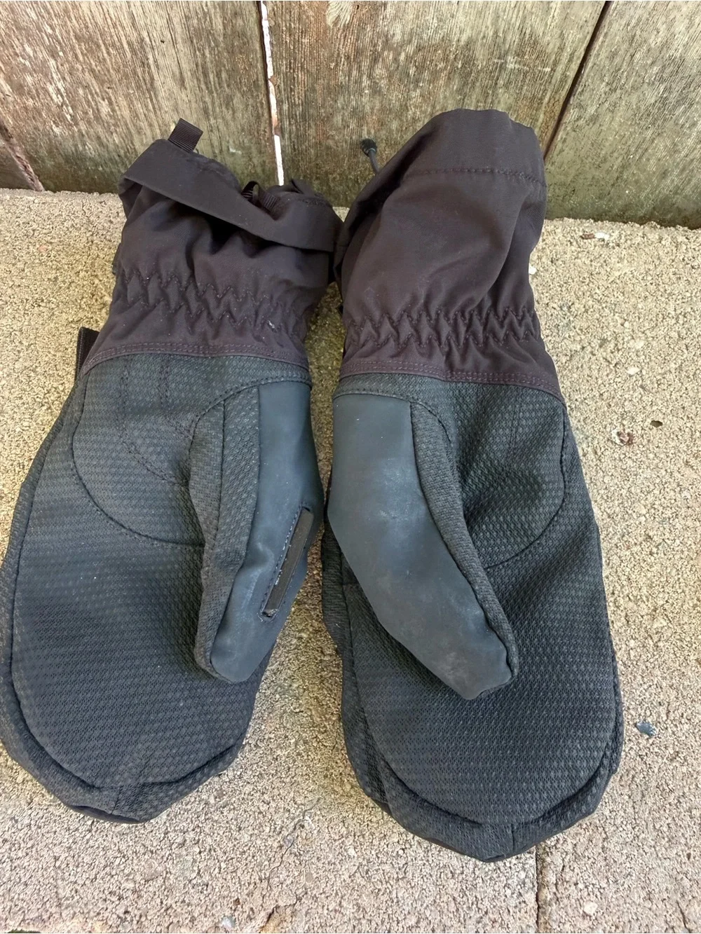 The North Face Kids Youth Black Insulated Mittens Gloves Size Large